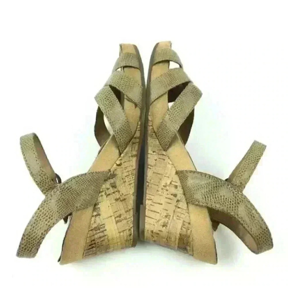 Aerosoles Wedges size 6.5 Lighthearted Snake Print - Picture 4 of 9